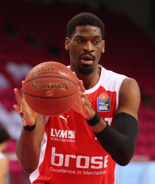 彰显他优先 彰显他优先